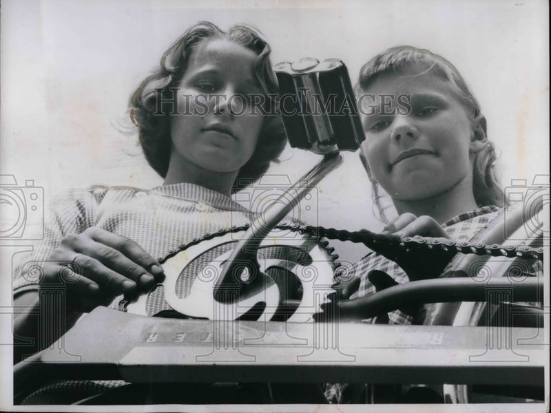 Load image into Gallery viewer, 1960 Press Photo Rita Jansky, Sharon Bora, Maintenance of Bicycles - nea66453
