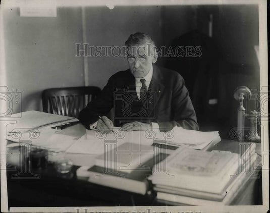 1924 Press Photo HJ Hole of Census Bureau
