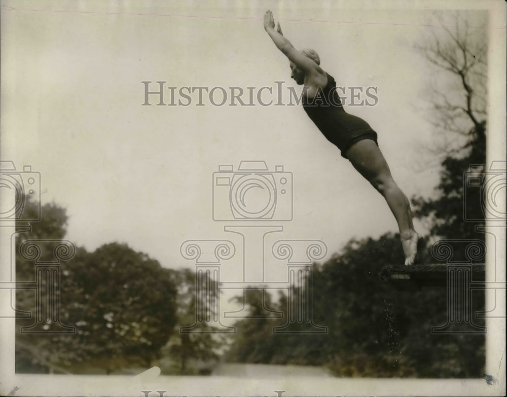 1927 Press Photo Helen Meany seeking to regain high platform crown- Historic Images