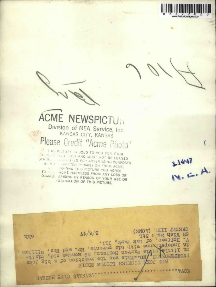 1947 Press Photo Two-year-old Eddie Hoffman posing for photo