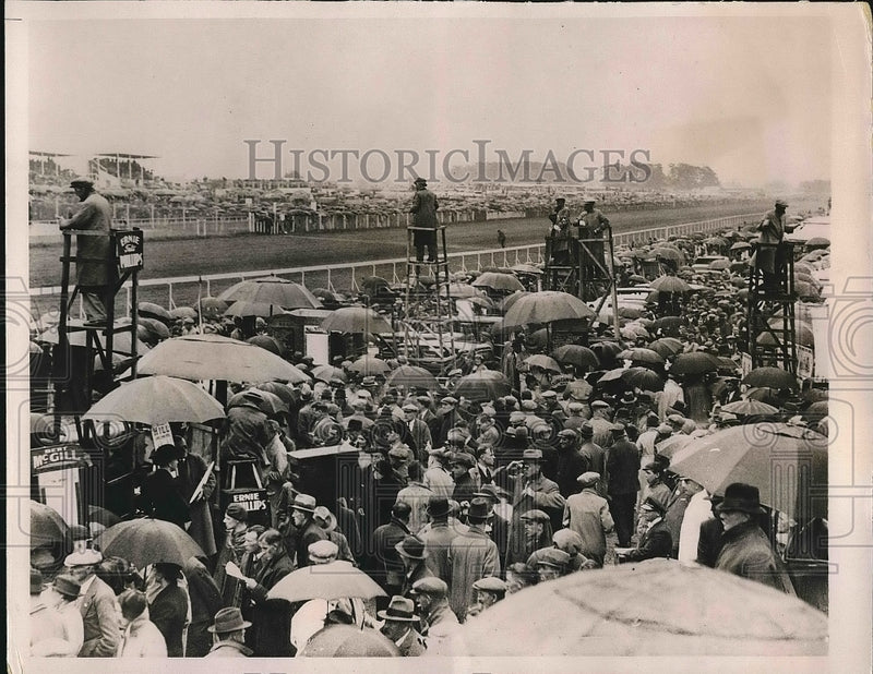 Load image into Gallery viewer, 1935 Press Photo English Debry Aga Khan Horse Race Robin Goodfellow - nea72934
