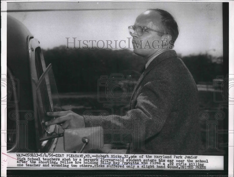 Load image into Gallery viewer, 1956 Press Photo Robert Hicks Maryland Park Junior High School Student
