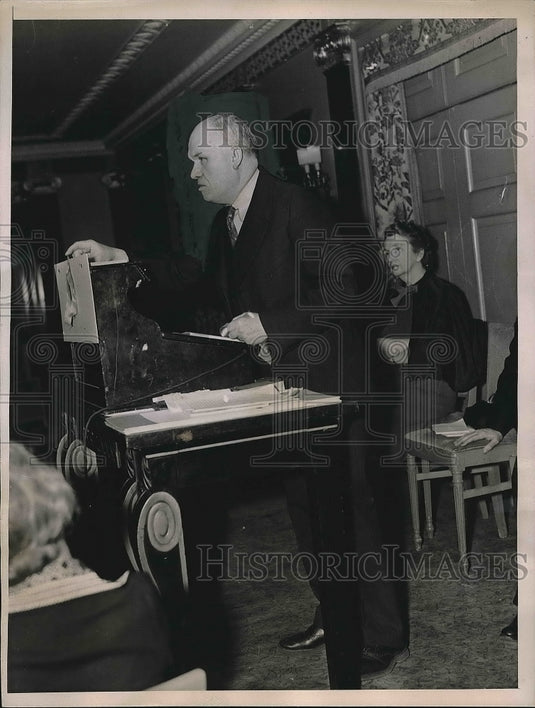 1939 Press Photo Dr Carl G. Hartman of Carnegie Institute 7 M Sanger - nea77165