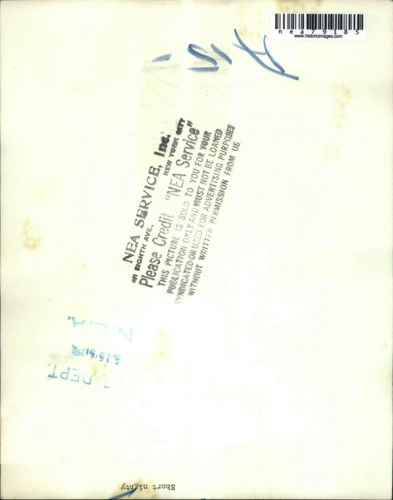 1952 Press Photo woman modeling a short nightie - nea79185