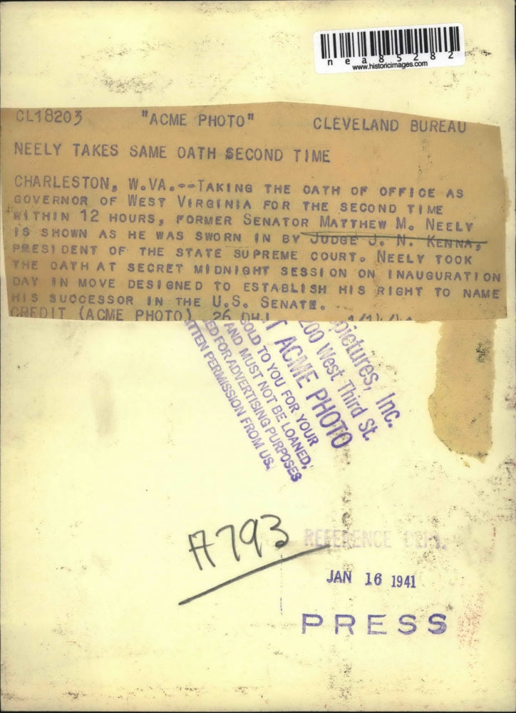 1941 Press Photo Sen. Matthew M. Neely sworn in by Judge J.N. Kenna - nea85282