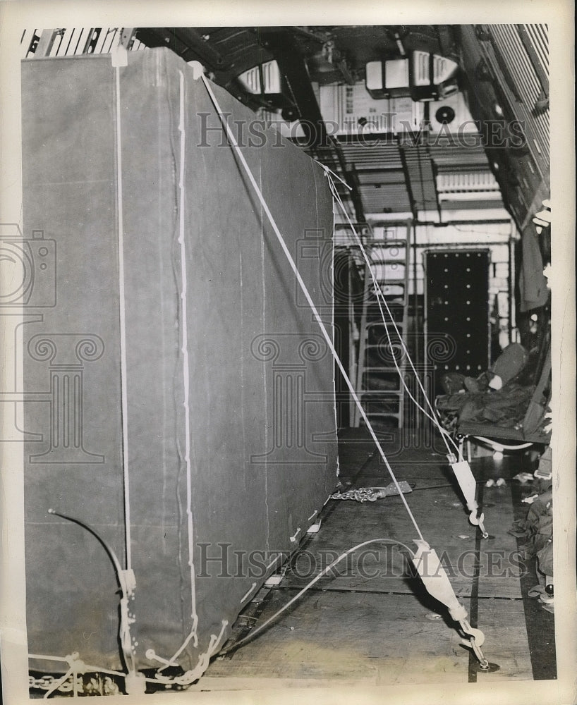 1950 Press Photo Interior View Of Packaged Press Lashed Down In Dayton Ohio - Historic Images