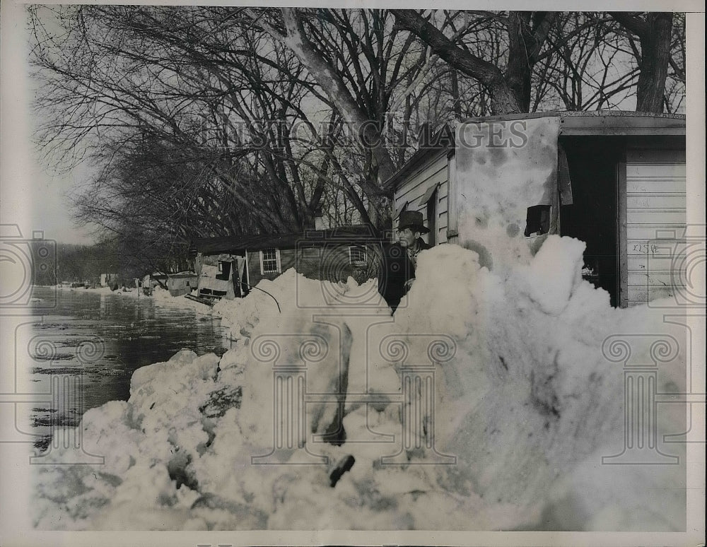 1936 Press Photo Rising Water And Ice On Potomac River Causes Damage To Homes