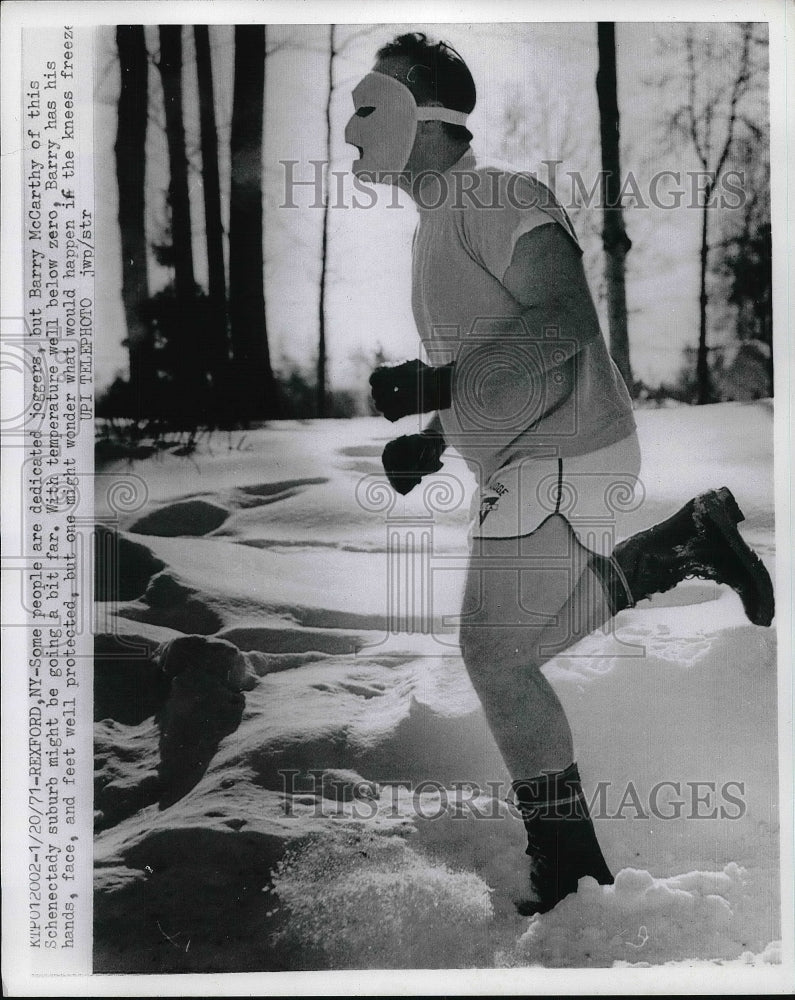 1971 Press Photo Barry McCarthy  Jogger New York- Historic Images