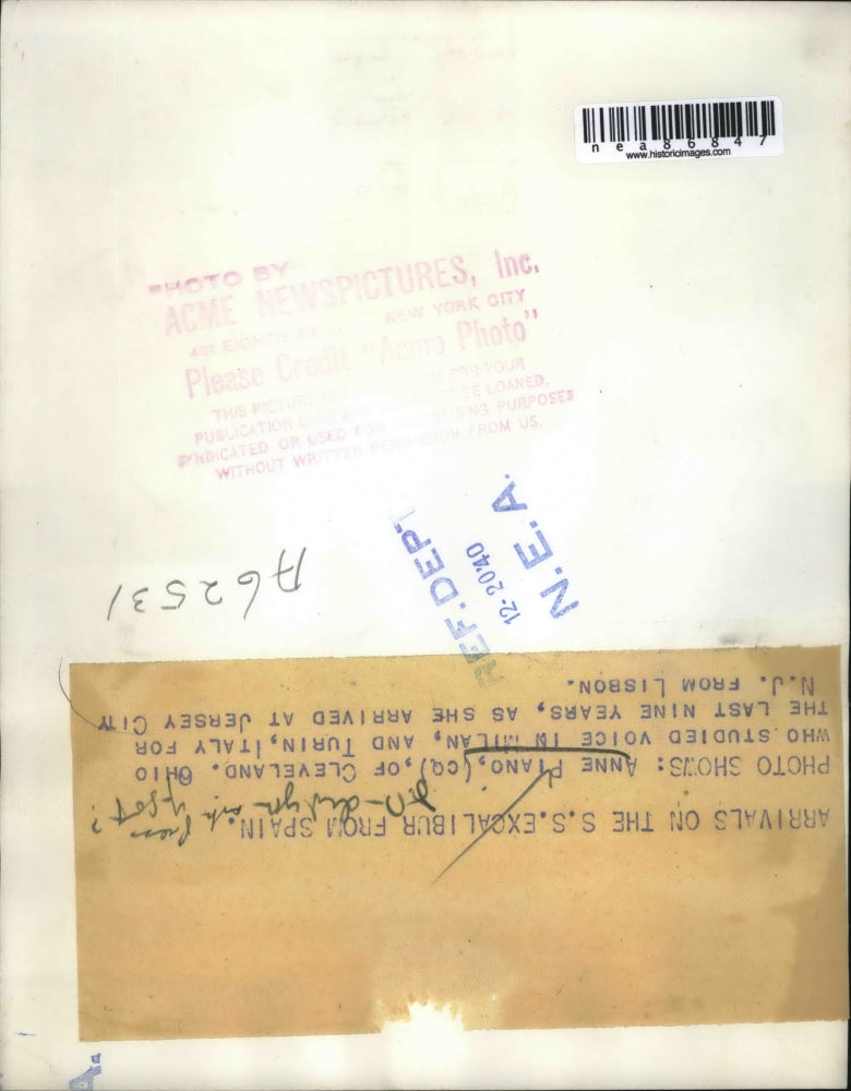 1940 Press Photo Anne Piano of Cleveland, OH, on the S. S. Excalibur - nea86847