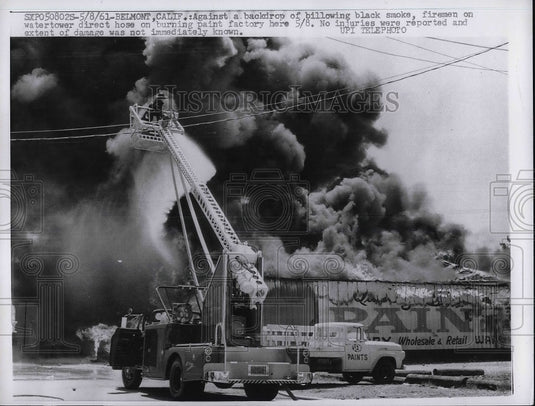 1961 Press Photo Firemen Direct Hoses On Burning Paint Factory In California - Historic Images