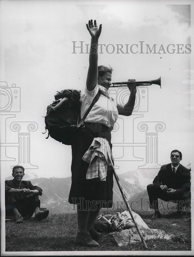 1960 Press Photo Unidentified Woman Member Of The Spiritualistic Community - Historic Images