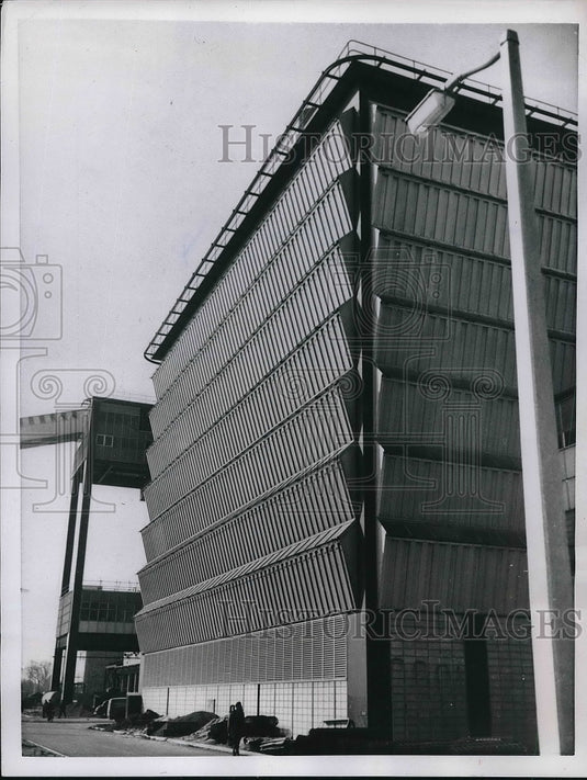 1957 Press Photo A giant electric power station at Marchwood, England.- Historic Images