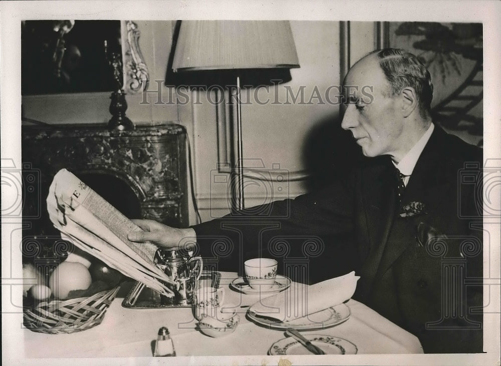 1941 Press Photo Lord Halifax, British Ambassador, Enjoys Breakfast - nea91166