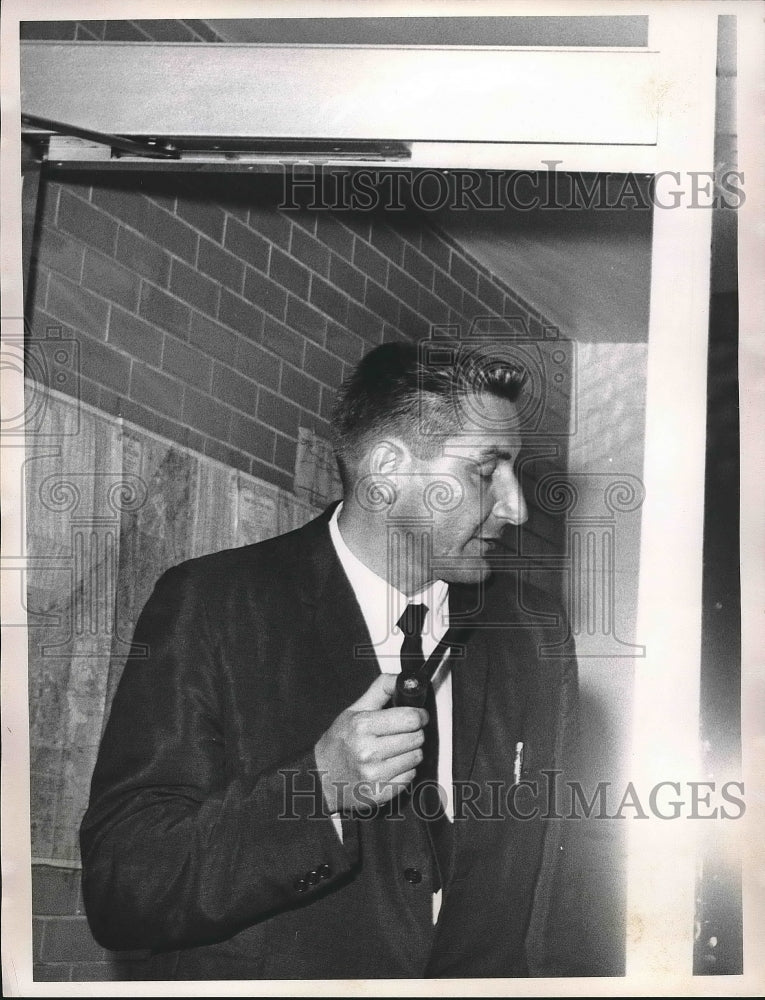 1952 Press Photo General Electric Engineer Robert Merrith