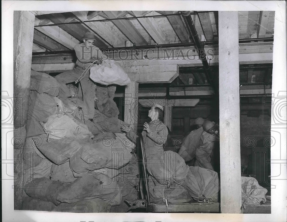 1943 Press Photo Newport News Virginia Melvin Flemming George McCloud Military