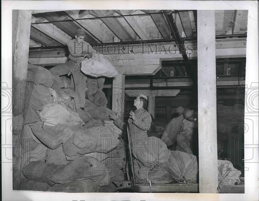 1943 Press Photo Newport News Virginia Melvin Flemming George McCloud Military