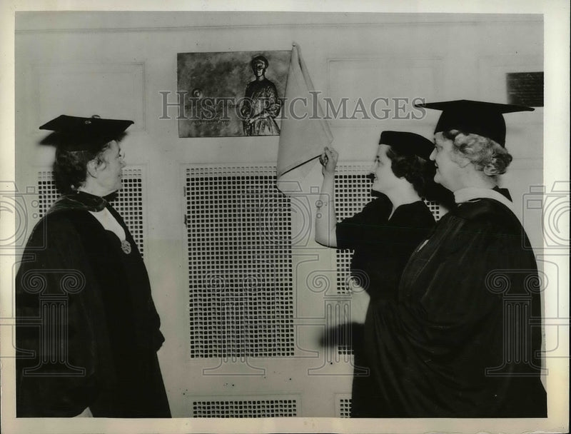 Load image into Gallery viewer, 1937 Press Photo Mt Vernon Seminary for girlsDr ME Wooley,P Tree &amp; JD Cole
