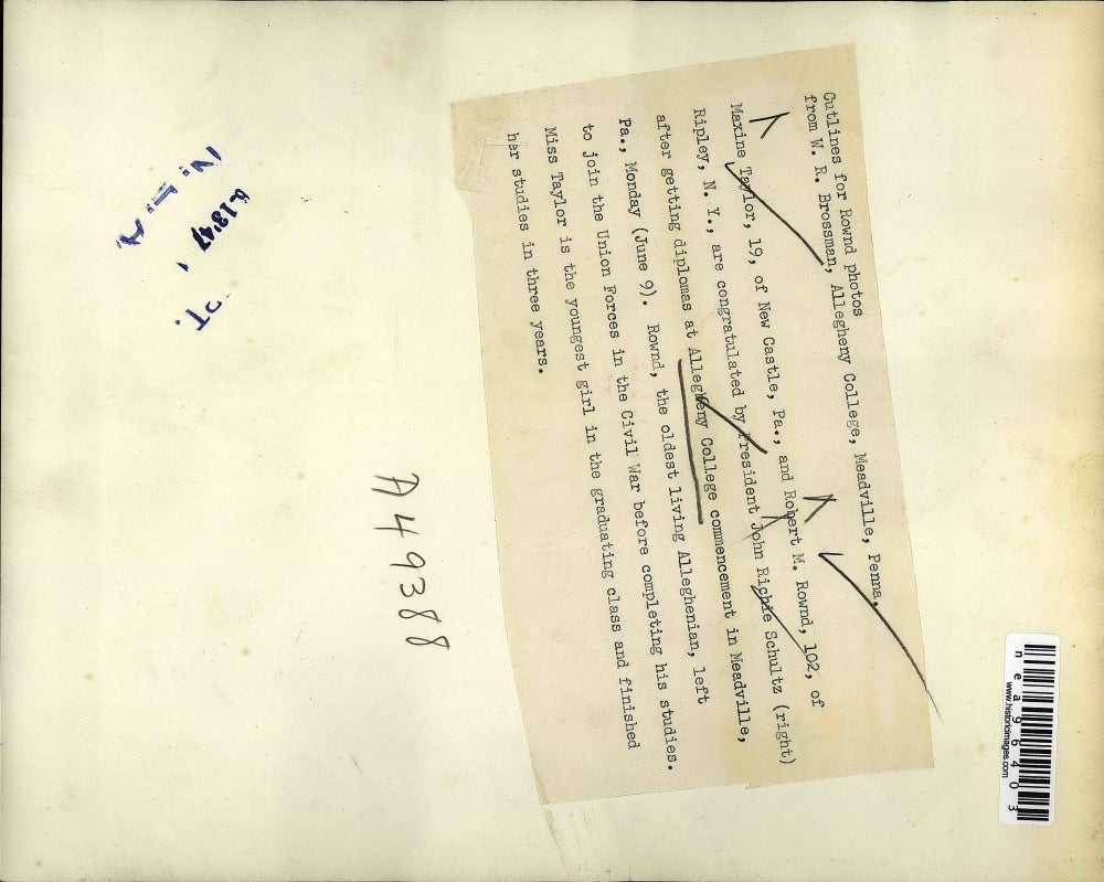 1947 Press Photo Pres. Schultz Of Allegeny College Greets Oldest/Youngest Grads