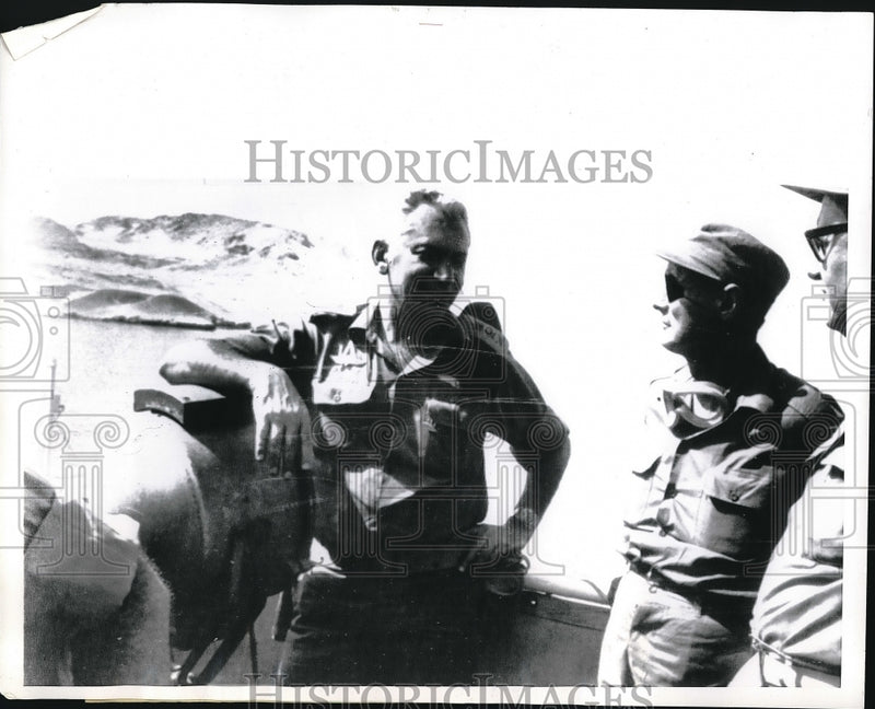 Load image into Gallery viewer, 1970 Press Photo Israeli Defense Minister Moshe Dayan - nea96926
