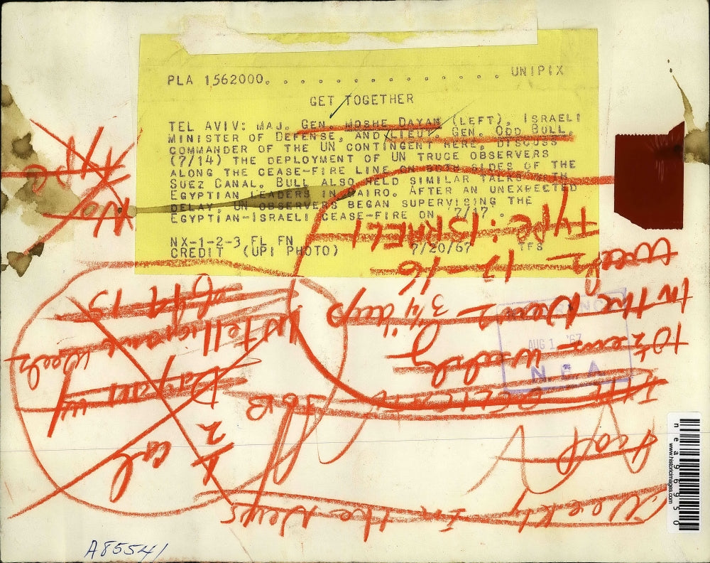 1967 Press Photo Tel Aviv, Israeli Maj Gen Moshe Dayan & UN Lt Gen Odd Bull