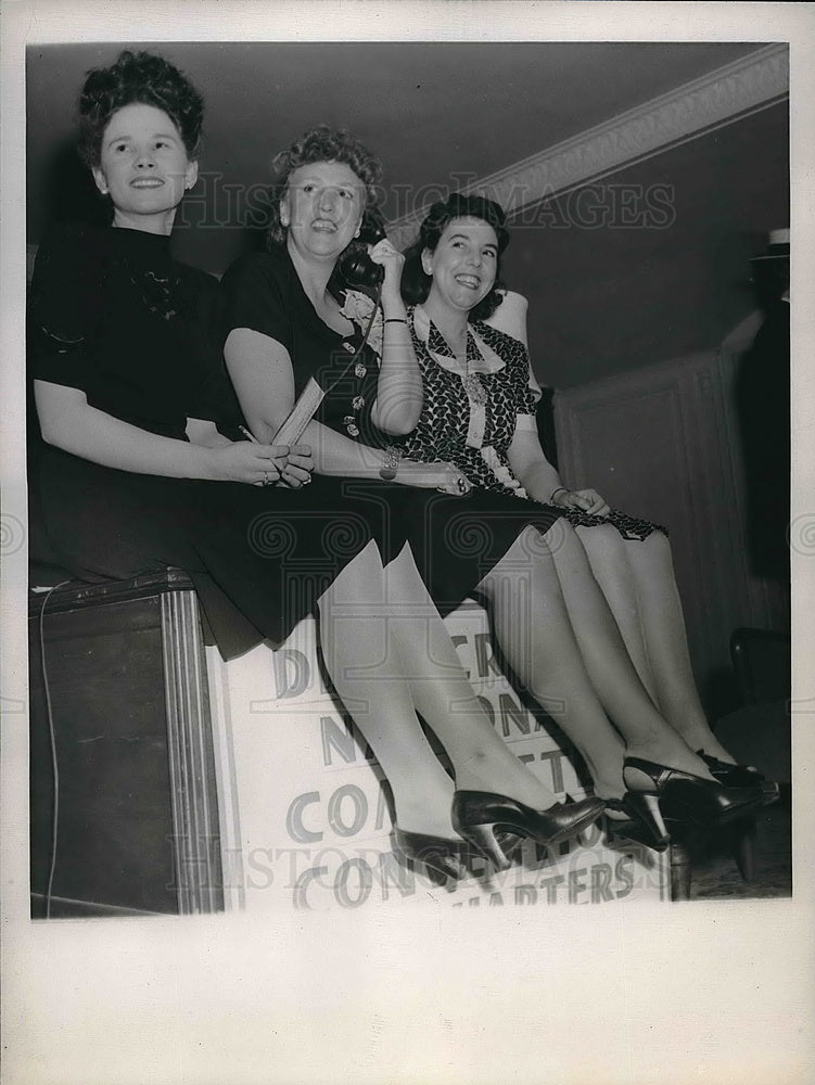 1944 Press Photo Mary Pollard, Billie Williams, Victoria Caesan at Demo Nat Con- Historic Images