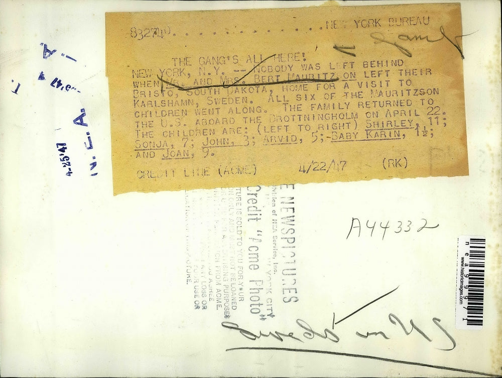 1947 Press Photo Mr. and Mrs. Bert Mauritx Shirley, Sonja, John, Arvid Karin Joa