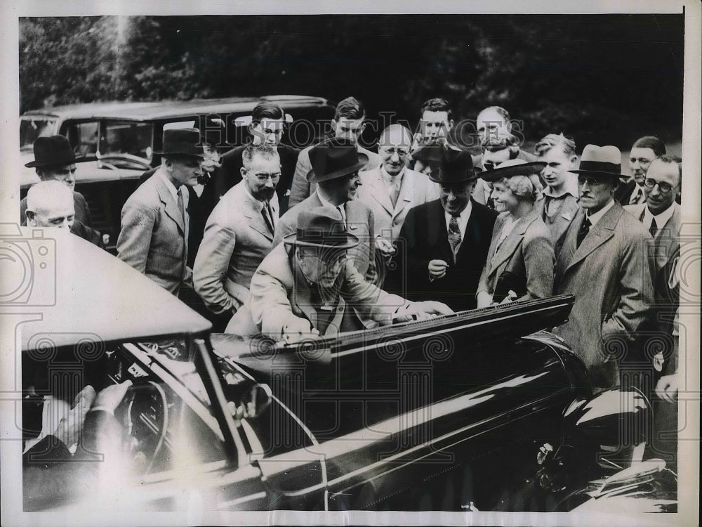 1938 Press Photo Prof. FC Traising Hood,Piero Salerni, scientists