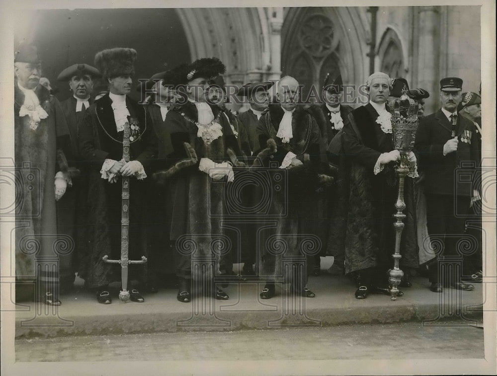 1927 Press Photo New &amp; Retiring London Lord Mayors At Law Courts After Ceremony- Historic Images