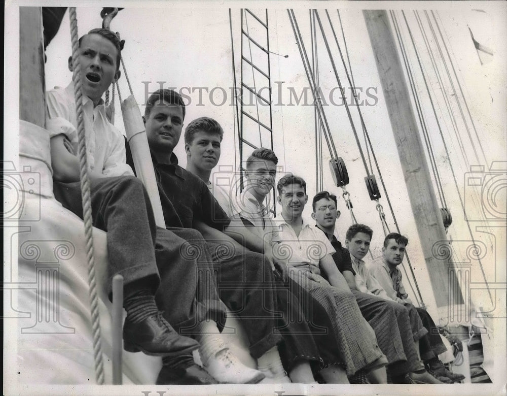 1938 Press Photo Crew of Exploration Ship Bowdoin in Boothbay Harbor, Maine