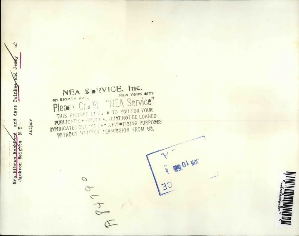 1953 Press Photo author Mrs. Elbrum Rochford & daughters Twinkee & Jenny of NY