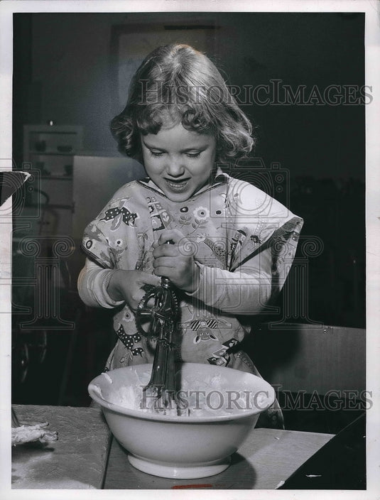 1958 Press Photo Linda Christian, 9414 Clifton Blvd., West Side Community House