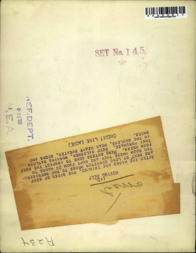 1939 Press Photo Worker at a beef factory - neb04813