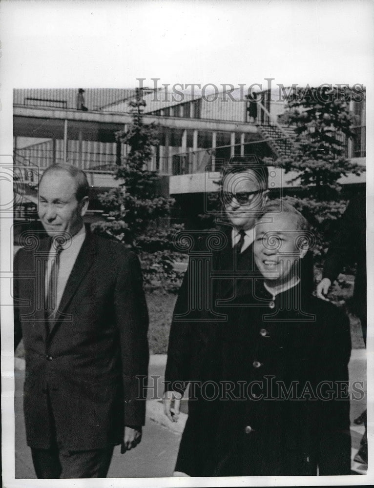 1968 Press Photo Le Duc Tho, North Vietnam, V.V. Kuznetsov, Russia- Historic Images