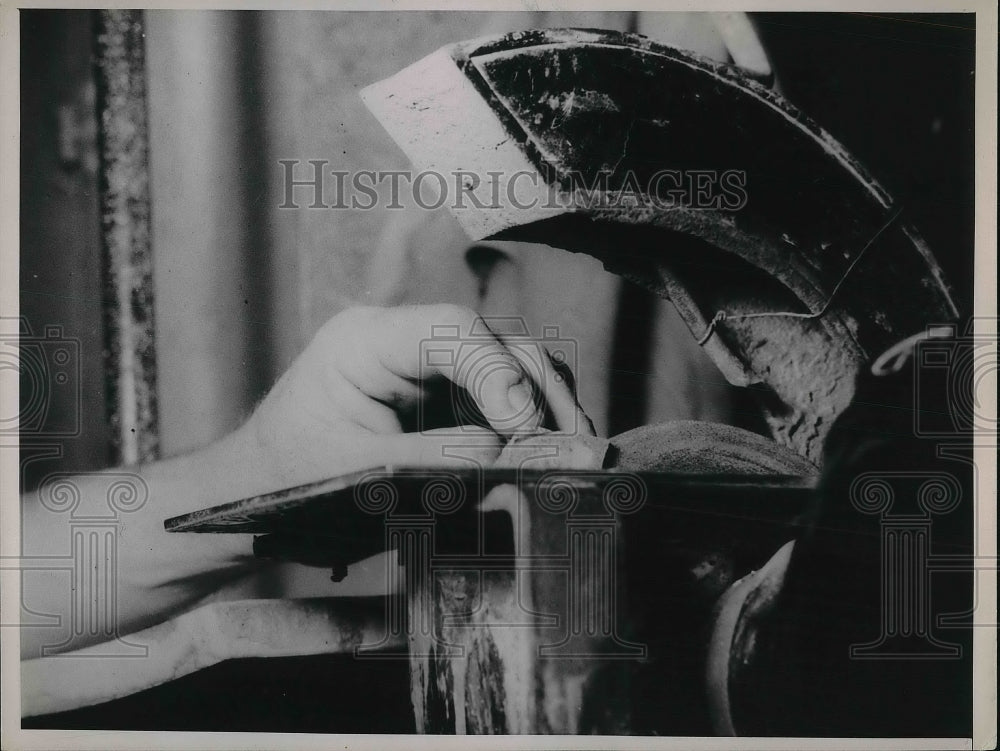1937 Press Photo Preparing Stone For Microscope