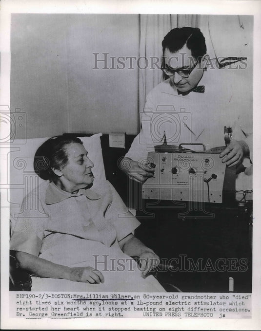 1954 Press Photo Mrs Lillian Wilner with Dr George Greenfield