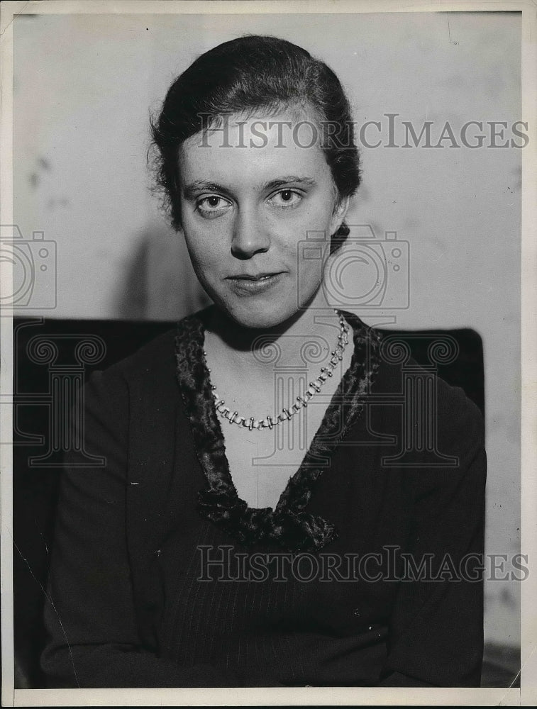 1934 Press Photo Mrs. Elizabeth Read posing for photo- Historic Images