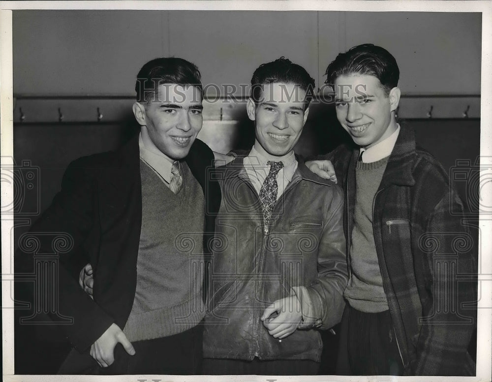 1940 Press Photo NY Recruiting office, Michael,Daniel,Sam Gaffin- Historic Images