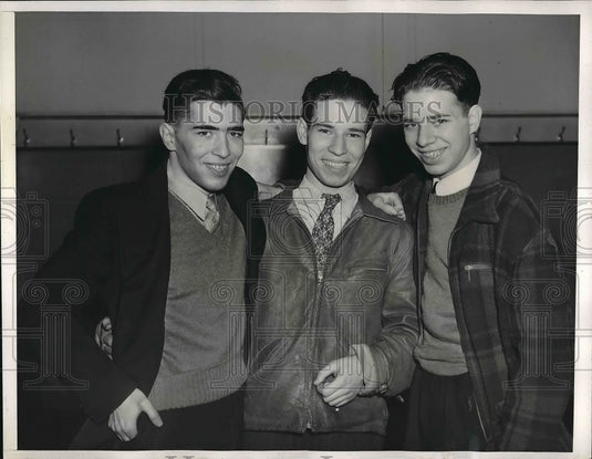 1940 Press Photo NY Recruiting office, Michael,Daniel,Sam Gaffin- Historic Images