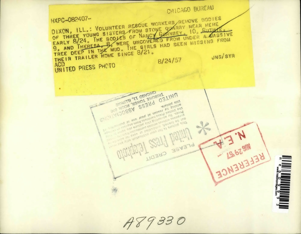 1957 Press Photo Dixon, Ill rescue workers at stone quarry for accident