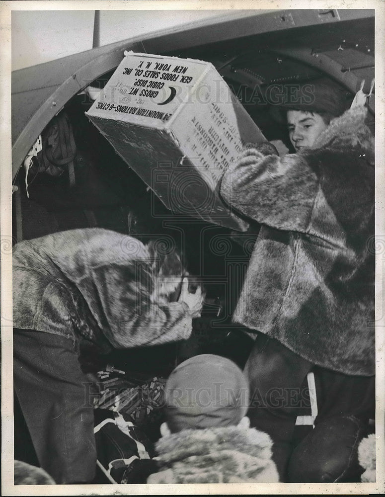 1946 Press Photo Anchorage, Alaska, Elmendorf Field  load supplies to a plane- Historic Images