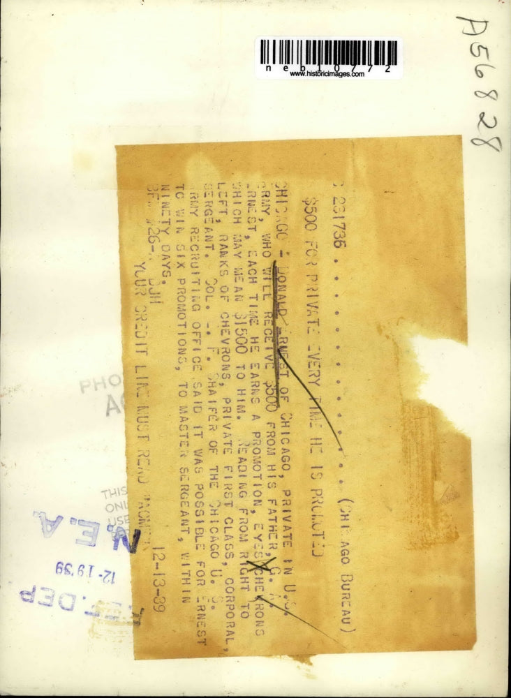 1939 Press Photo Private Donald Ernest of Chicago Eyes Chevrons