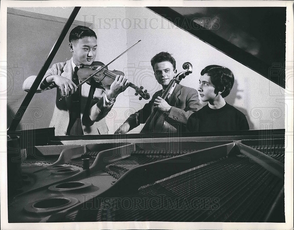 1957 Press Photo Mannes College of Music, Won Mo Kim, Ervin Klinkon, Nhora Rueda- Historic Images