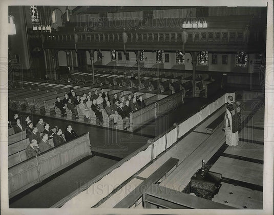 1945 Press Photo Rev John Mitty at St Mary"s Church in San Francisco - Historic Images