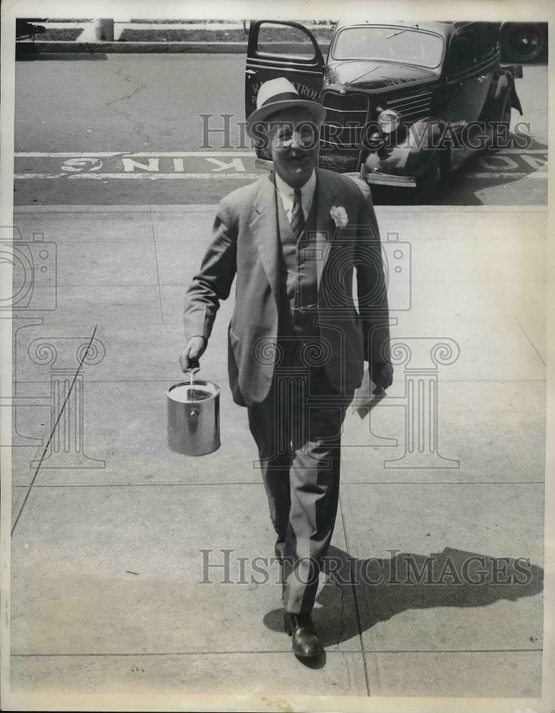 1936 Press Photo Mayor Benjamin F. Turner Arriving At St. Mary's Hospital