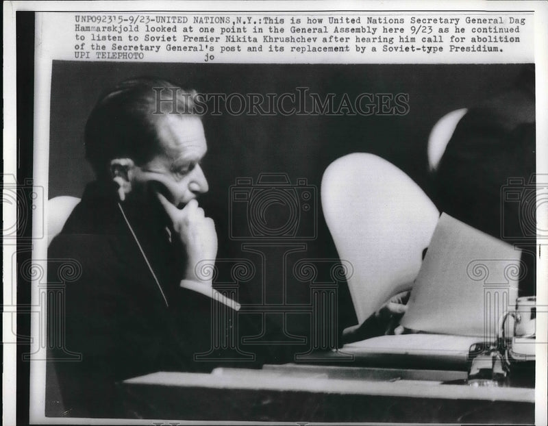Load image into Gallery viewer, 1960 Press Photo Dag Hammarskjold, United Nations Secretary General at Meeting
