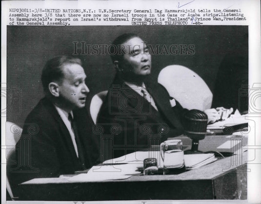 1957 Press Photo UN Sec. Gen. Dag Dammarskjold addressing General Assembly- Historic Images