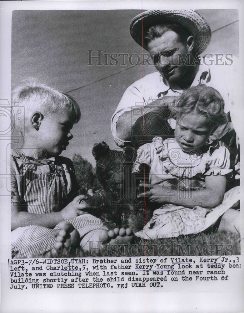1956 Press Photo father and siblings of missing child, Vilate Young, Widtsoe, UT