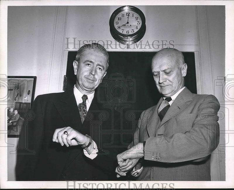 Load image into Gallery viewer, 1951 Press Photo Lt. Gen. Albert C. Wedemeyer, Senator Alexander Smith
