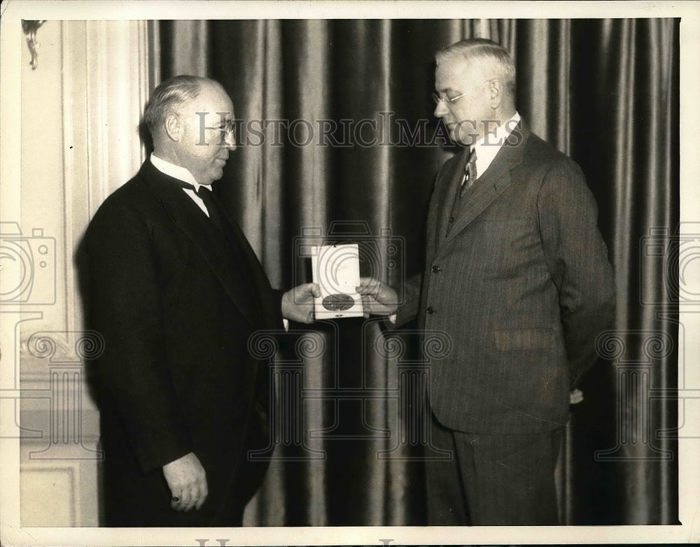 1933 Press Photo Arno P Morwitz Dr Wilbur Thomas German Consulate Pennsylvania- Historic Images