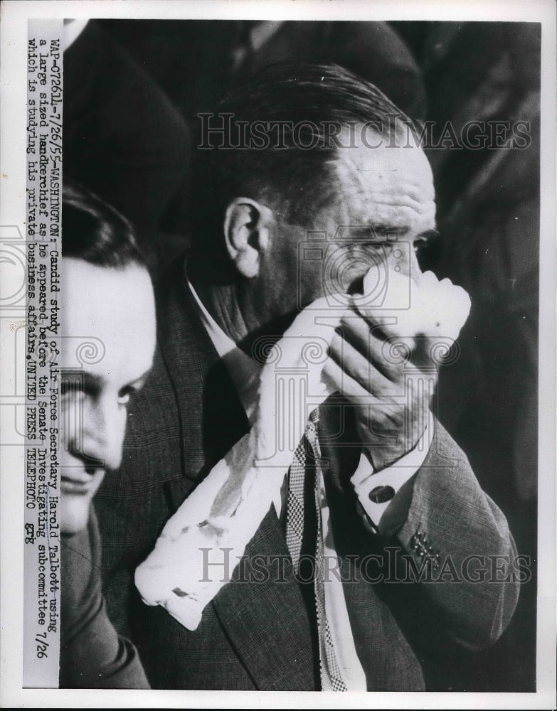 1955 Press Photo Air Force Secretary Harold Talbott appearing before committee